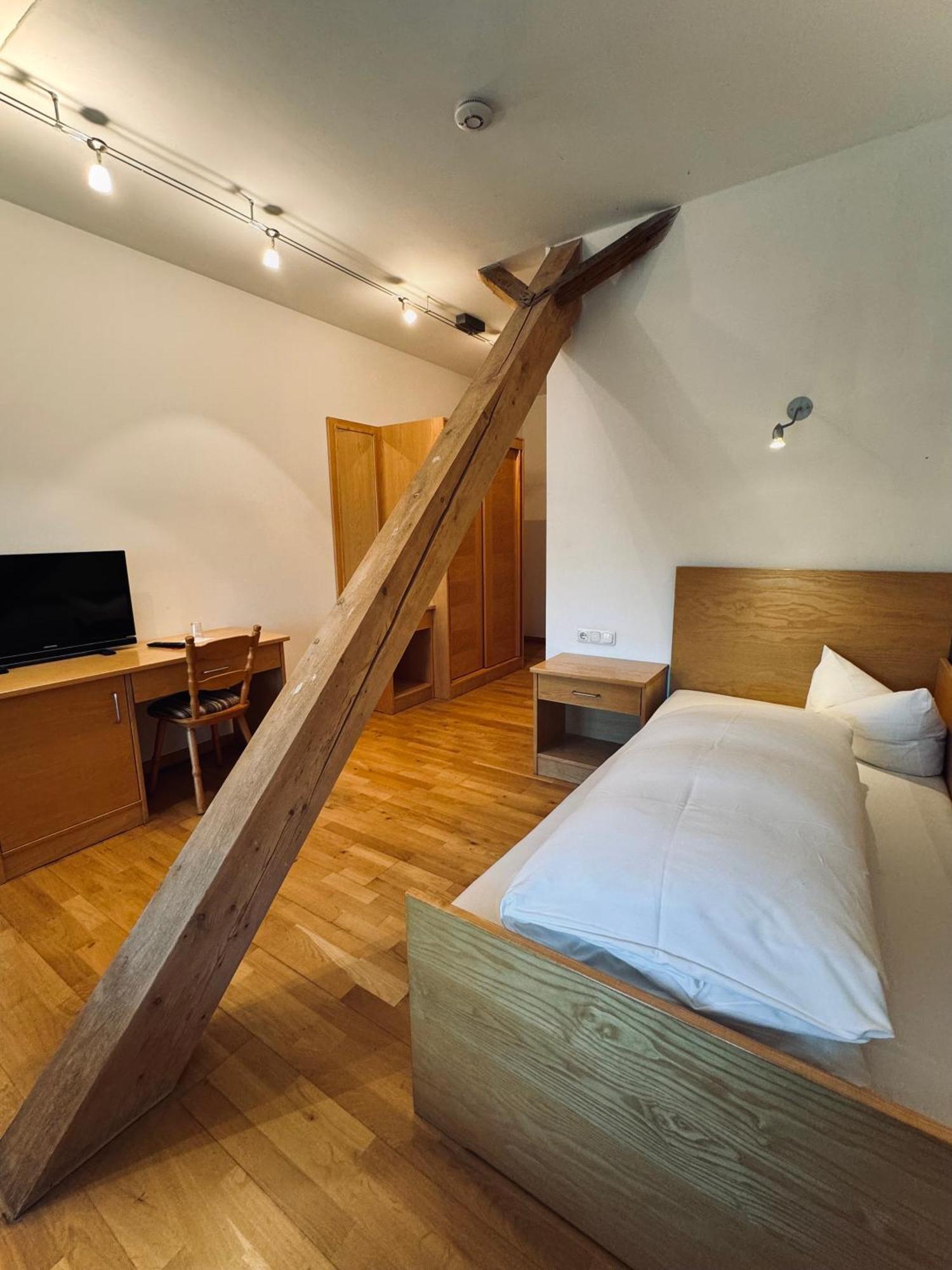 Landgasthof Hotel Zwickl Deggendorf Bagian luar foto