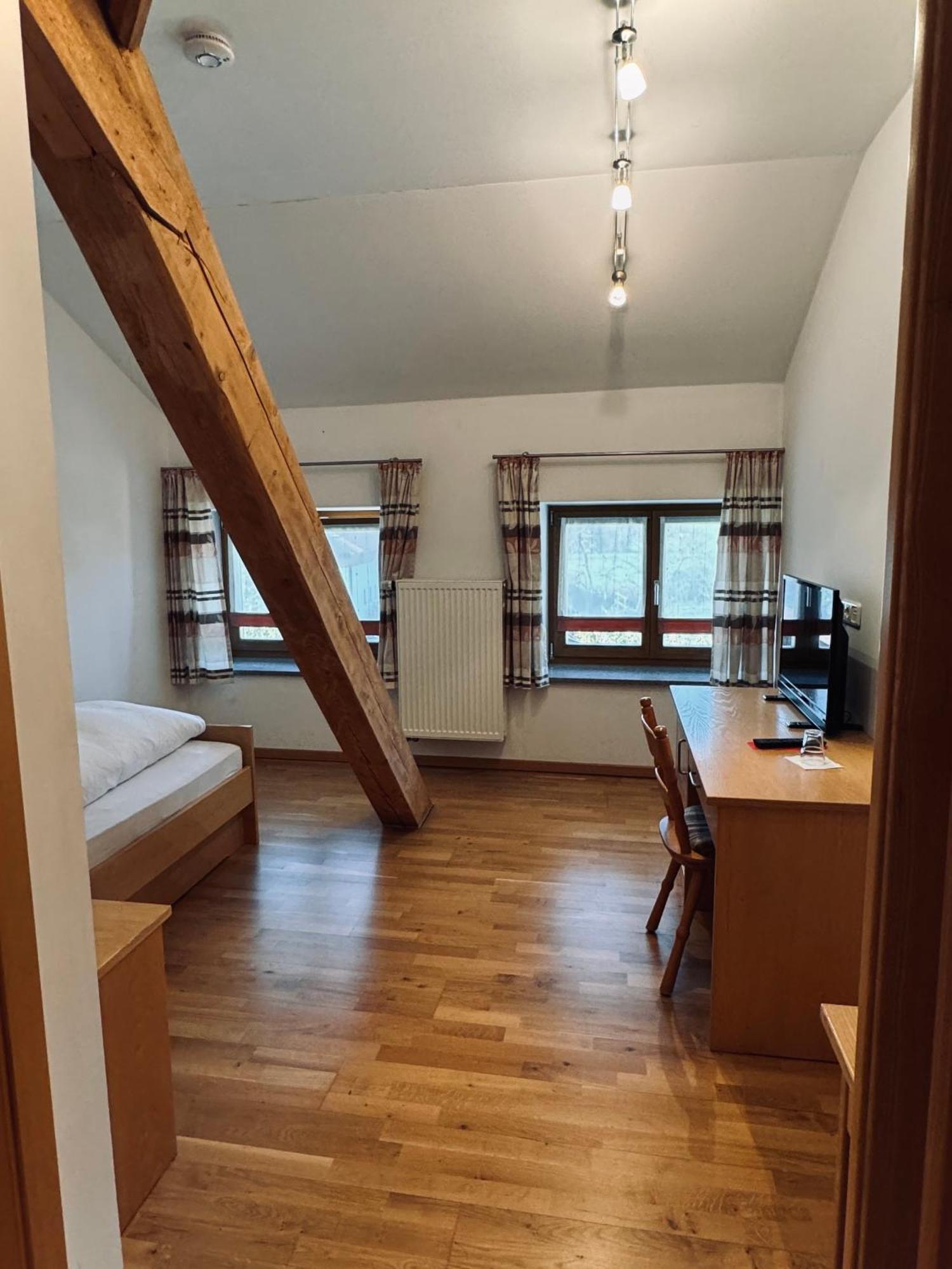 Landgasthof Hotel Zwickl Deggendorf Bagian luar foto
